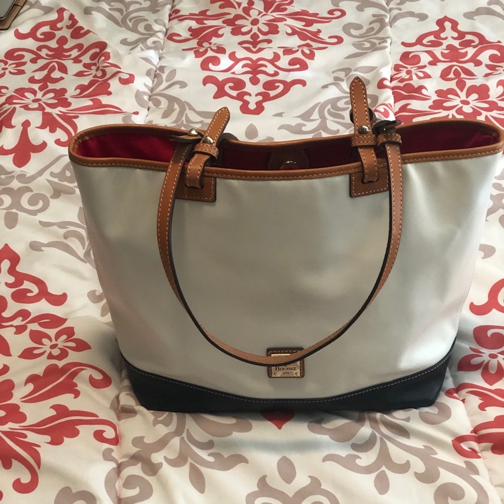 Dooney & Bourke Tote